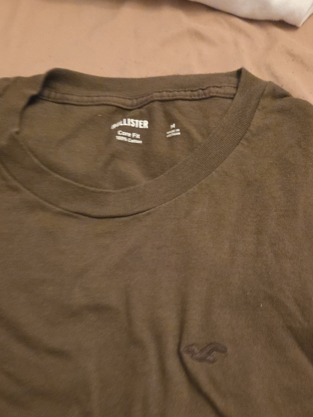 Hollister Men’s Olive Green Crew Neck Tee